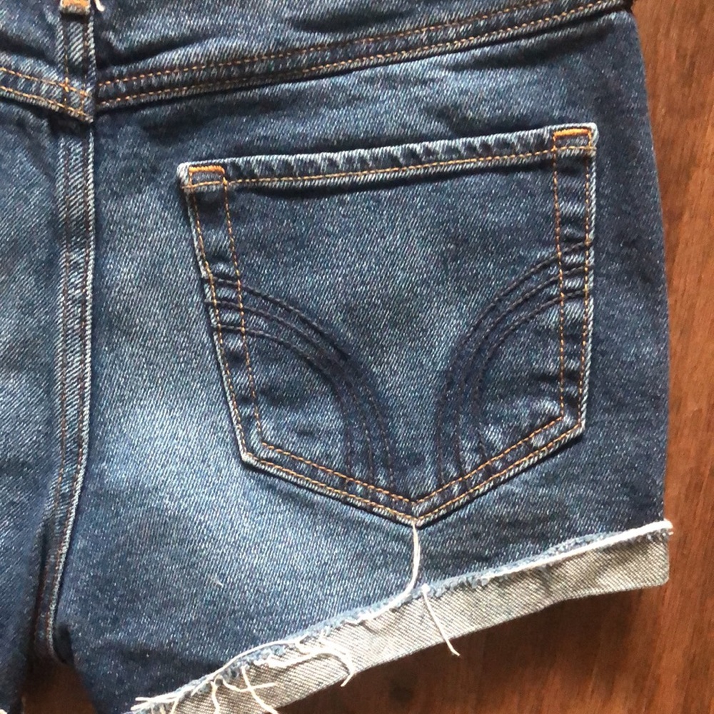 Hollister High-Rise Short-Short Vintage Stretch Cuffed Medium Blue Jean Size 26 - Picture 8 of 12